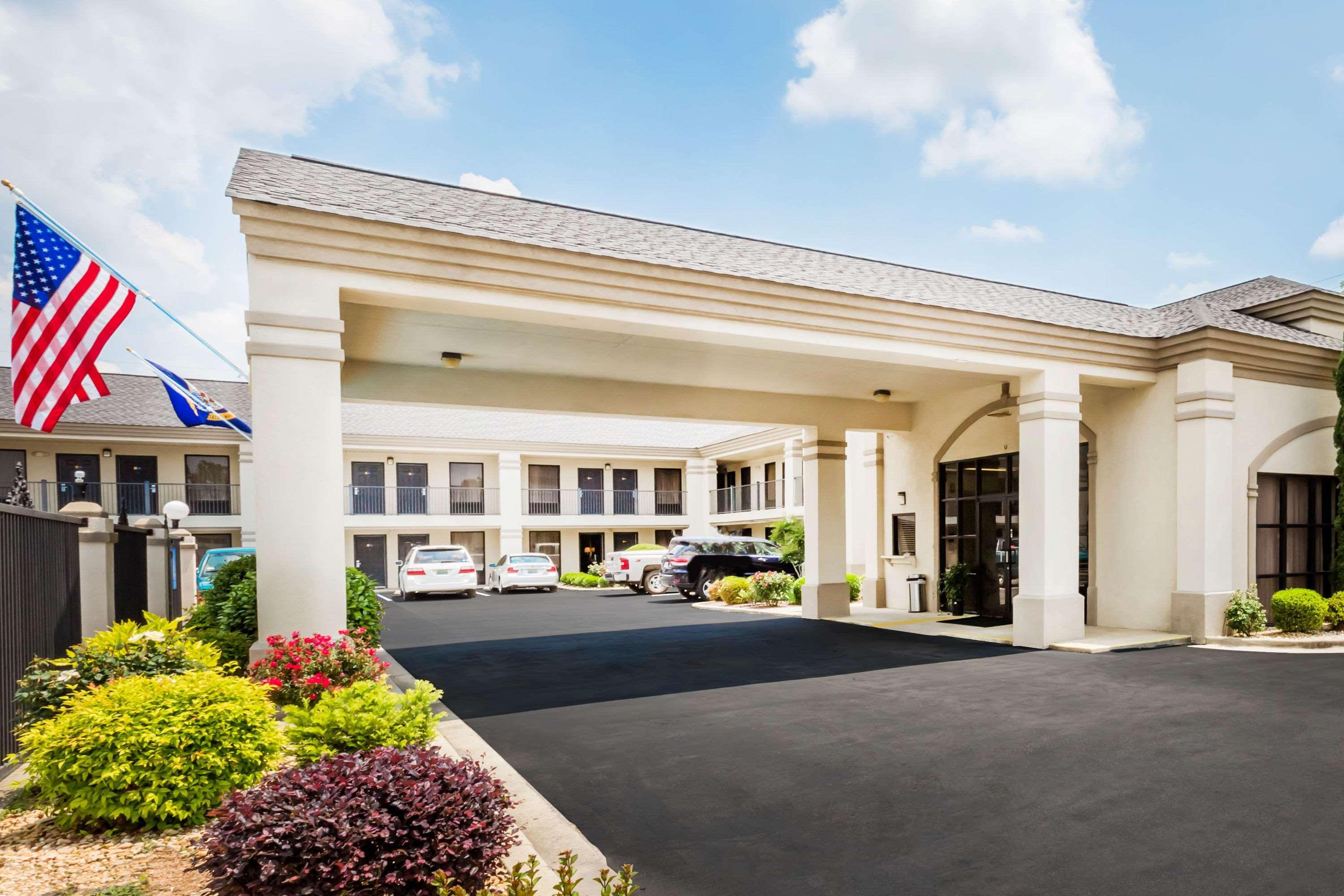 Days Inn - Oneonta Exterior photo